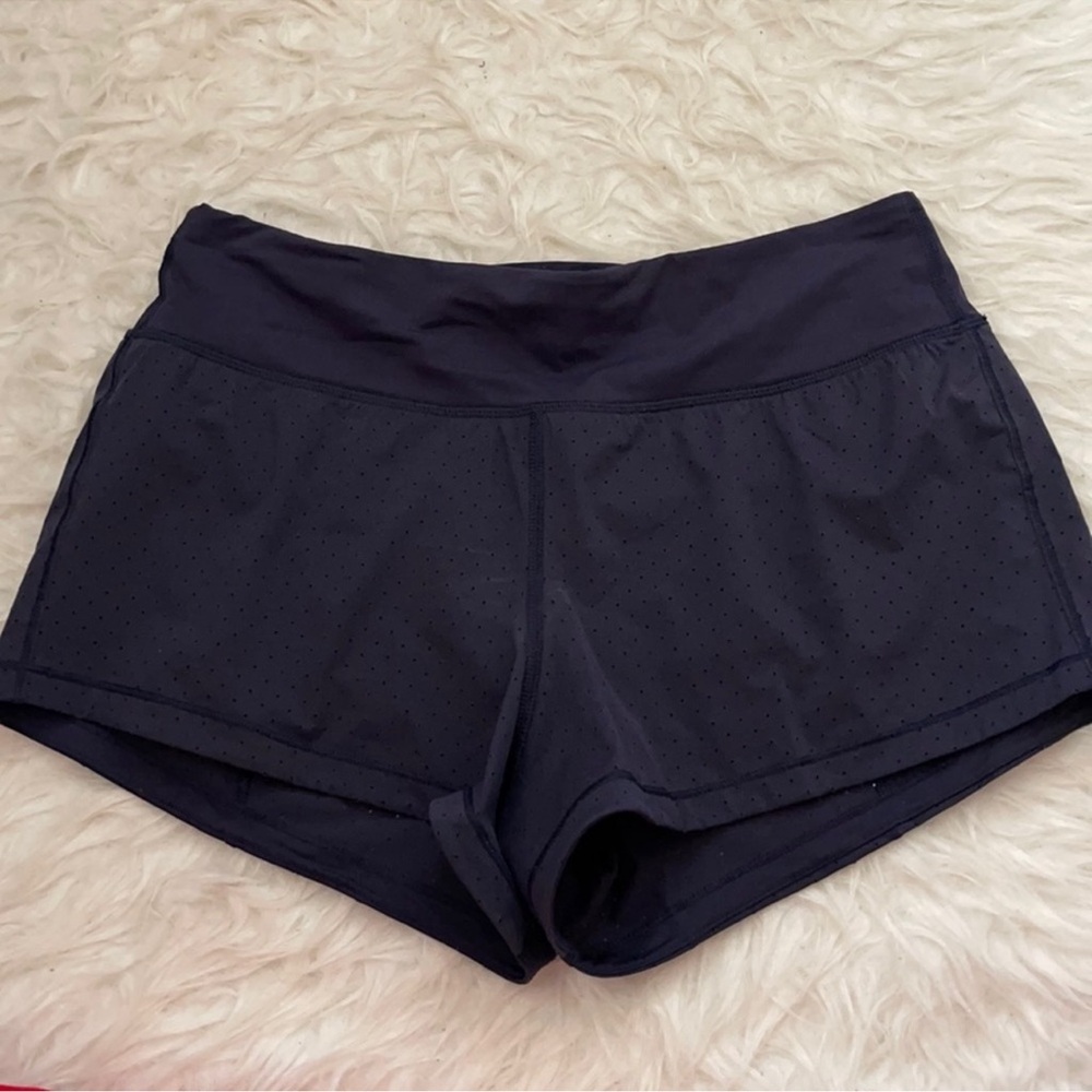 LULULEMON MESH LOW RISE NAVY 2.5” SHORTS